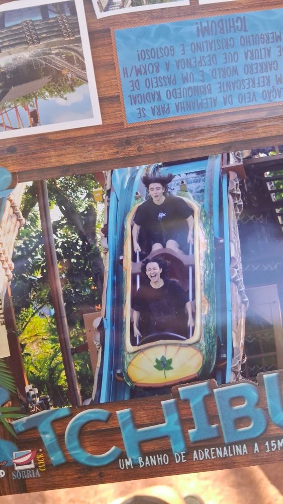 foto da foto de mim com minha esposa descendo no tchibum