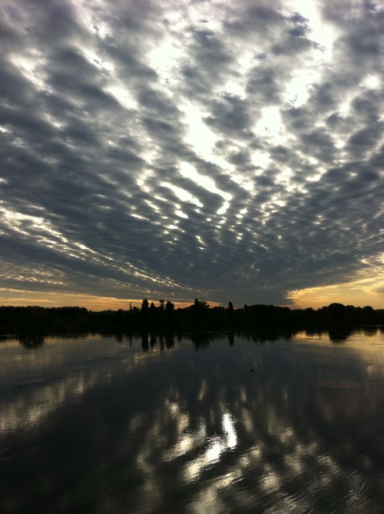 Sunrise photo on the Columbia River in Washington. 