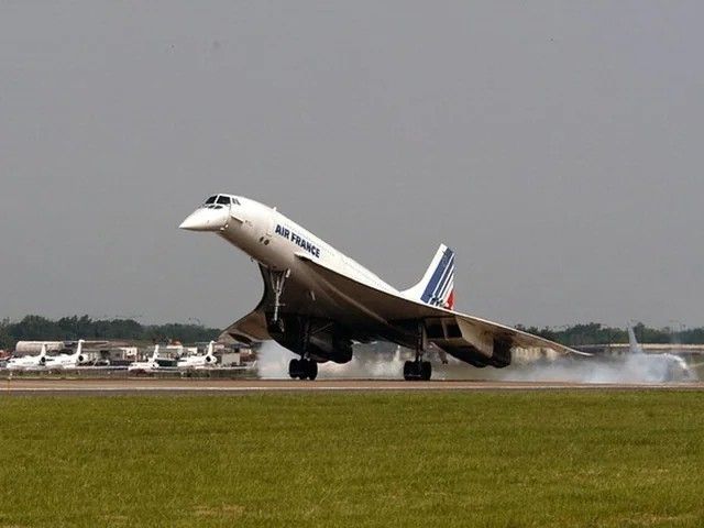 A "droop snoot" plane