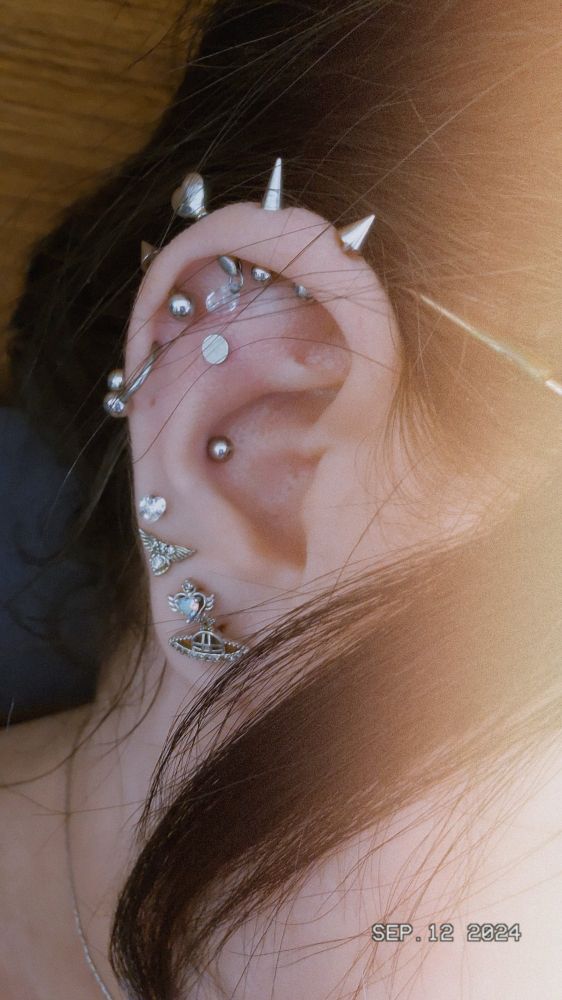 Piercings na orelha