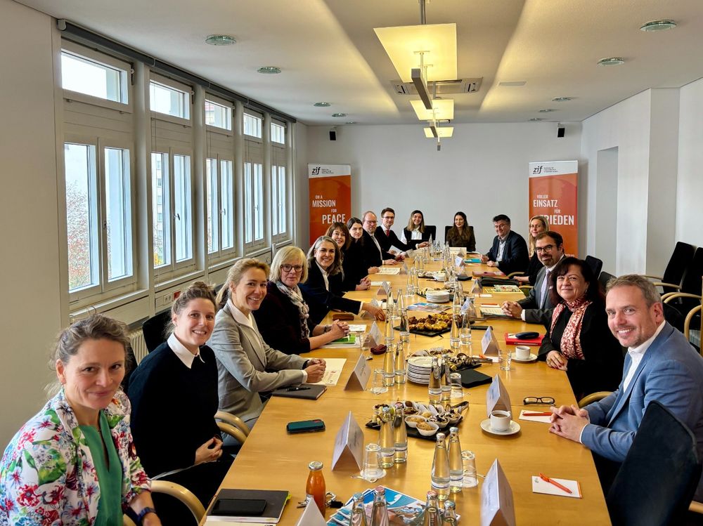 Mitglieder des Aufsichtsrats sowie des ZIF-Teams.