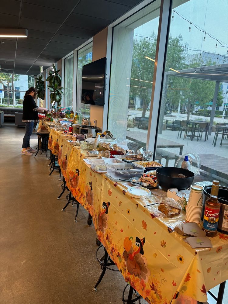 Friendsgiving buffet 