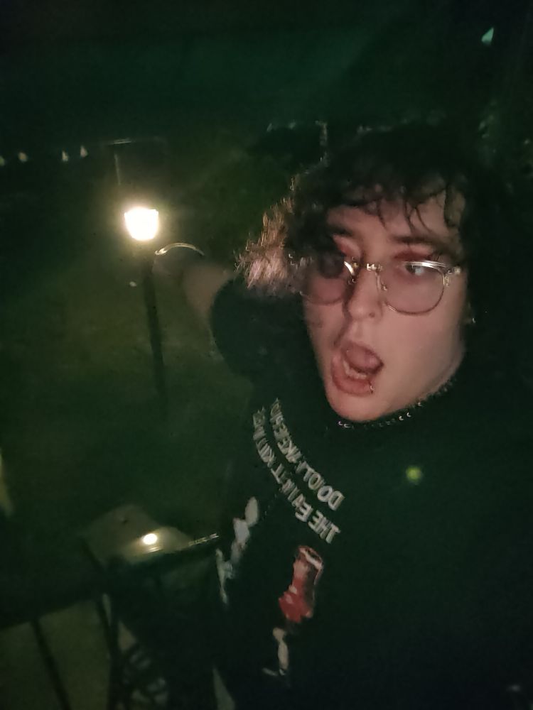 me soyjacking at the world famous OPEN WORLD lamp post