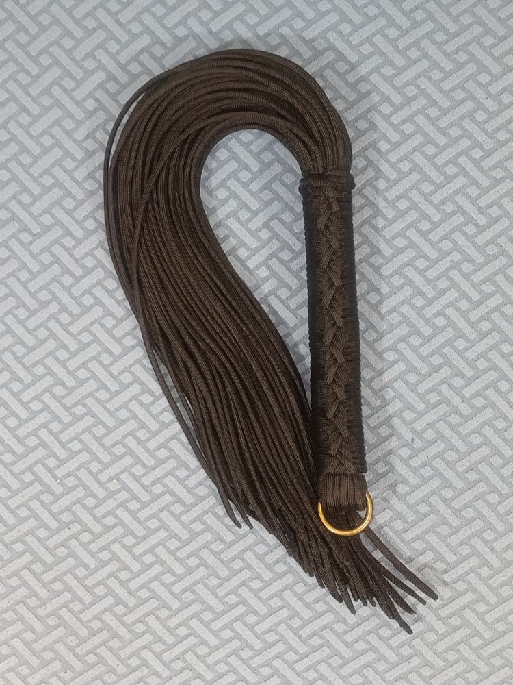 Medium size Paracord flogger