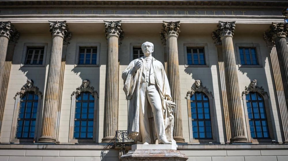 Nach Vorwürfen sexualisierter Gewalt: Humboldt-Universität suspendiert Professor