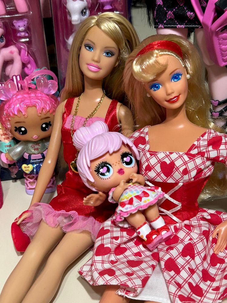 2008 Valentine Glam and 1995 Valentine Sweetheart Barbies, as well as Yummiland Lily Hearts and the Surprise Swap LOL tot!