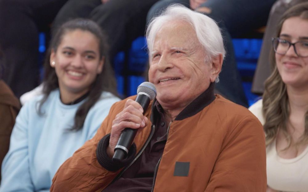 Cid Moreira, primeiro apresentador do Jornal Nacional, morre aos 97 anos