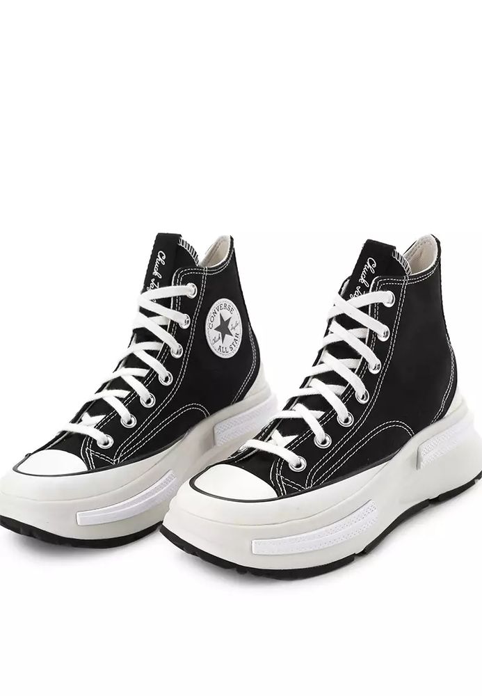 Converse Runstar Legacy sneakers in black and white classic.