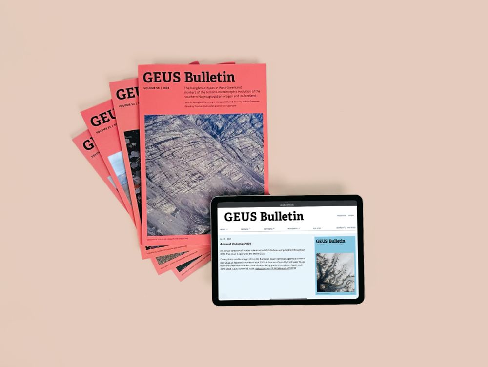 Stack of GEUS Bulletins and an iPad showing the digital issue.
