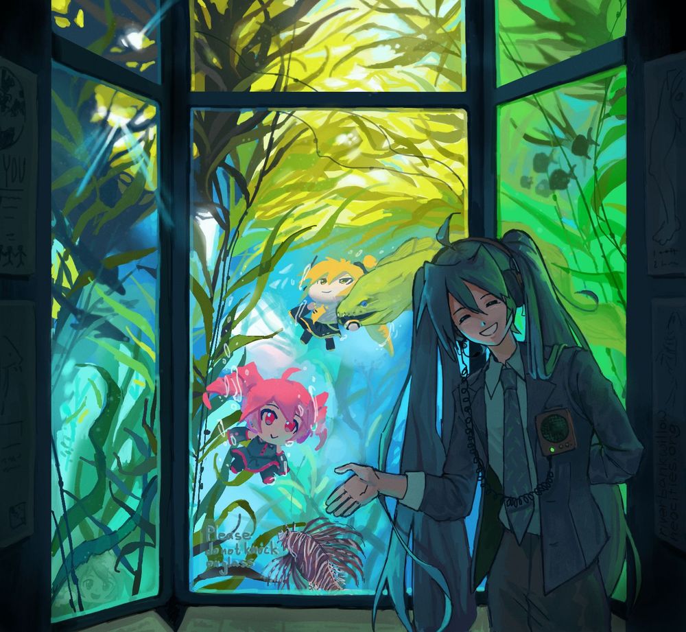 Digital artwork of Hatsune Miku taking on the role of a Marine Life Center employee and telling guests about the fish. Behind her is a large aquarium with a kelp forest. There are also fish: a green moray eel and a lionfish that exhibit curiosity towards plush toys of utau Kassane Teto and Akita Neru floating in the tank. The image is mostly green blue and yellow.