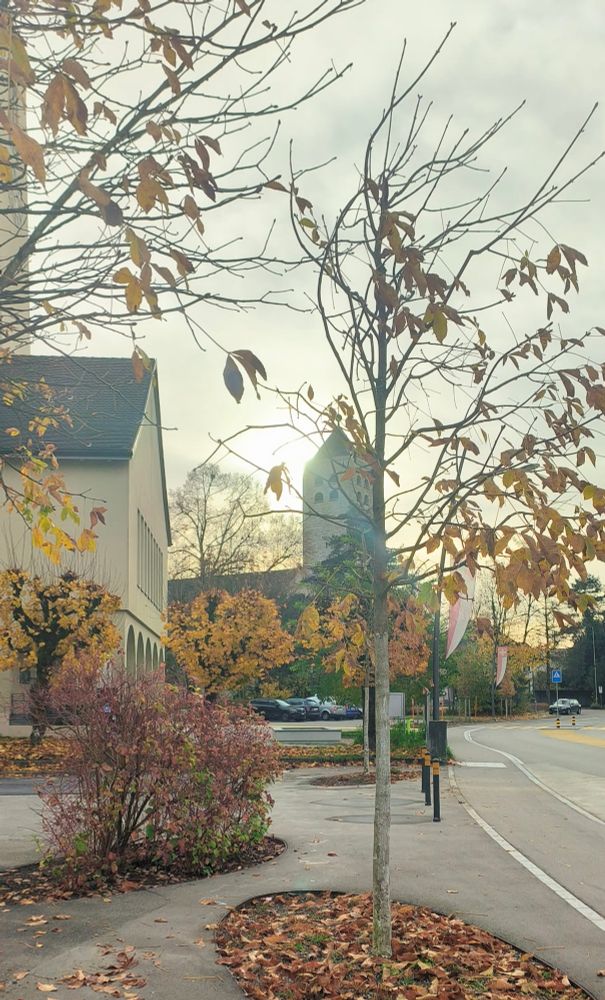 Kirche im Gegenlicht.