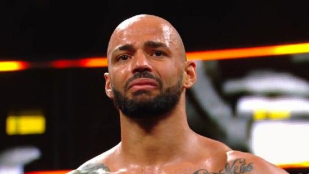 WWE: Ricochet verlässt WWE, NXT-Wrestler schwer verletzt, Interview mit Piper Niven, neue Vorwürfe gegen Vince McMahon