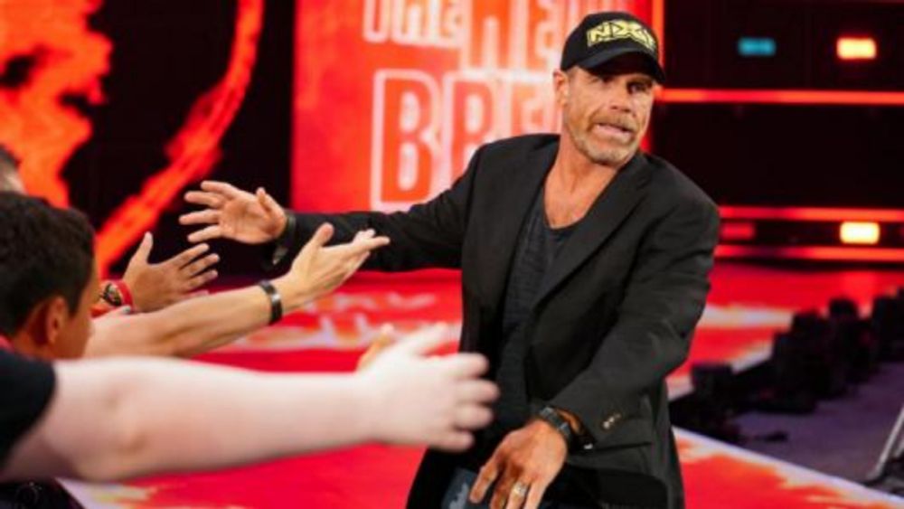 WWE: Shawn Michaels verspricht große Veränderungen für NXT, NXT Level Up angeblich vor Einstellung, Ilja Dragunov begeistert Fans, Hochzeit