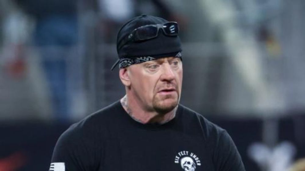 WWE: The Undertaker unterstützt Donald Trump beim Wahlkampf, Grund für Michael Coles Abwesenheit, MCMG über ihr Debüt, Halloween Havoc Updates