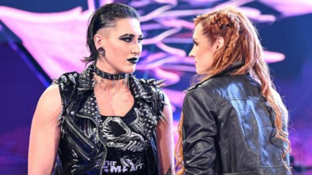 WWE: Becky Lynch plant epischen Showdown mit Rhea Ripley bei WrestleMania 40, Bayley ist sauer auf A...