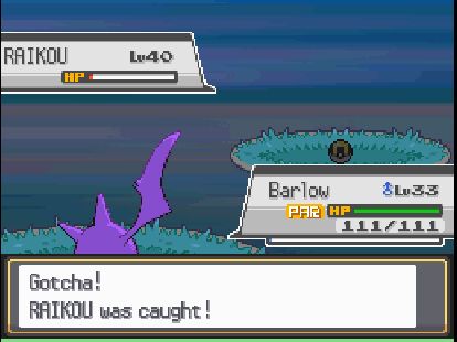 screenshot showing me catching raikou in pokemon heartgold