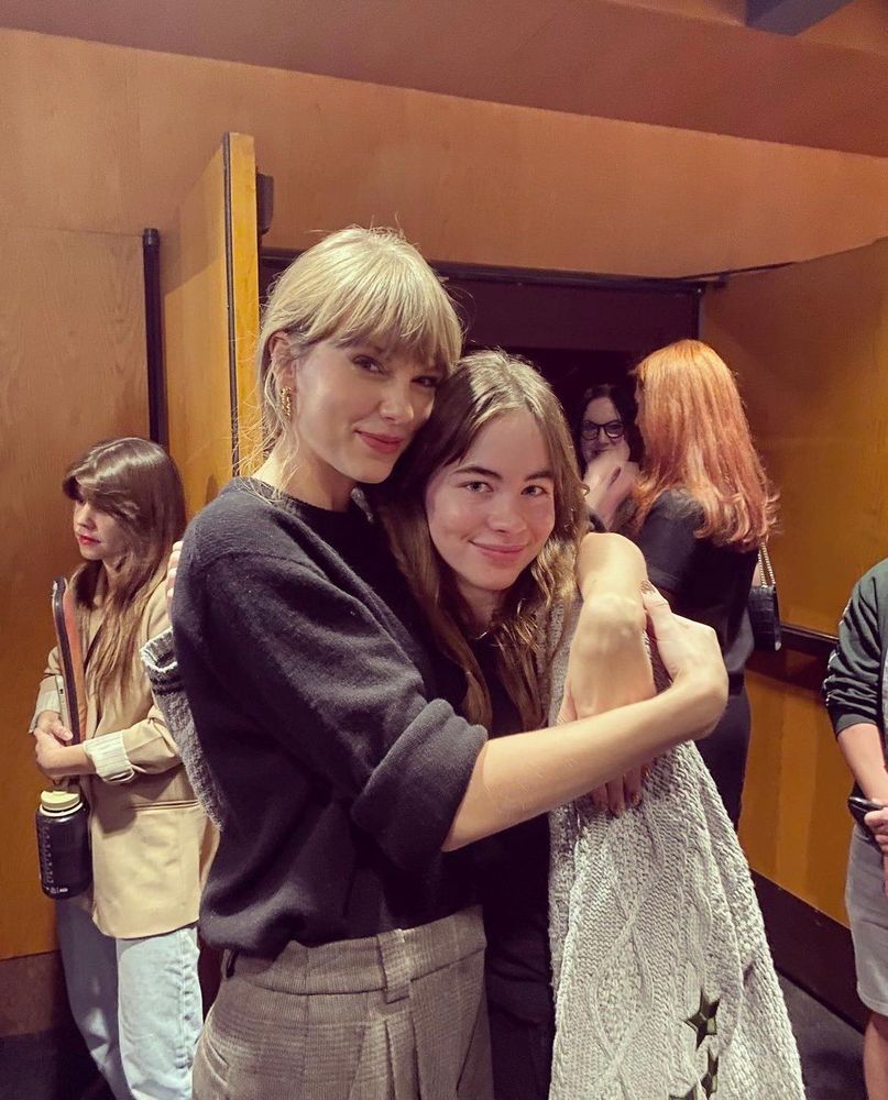 Taylor Swift and a fan. 