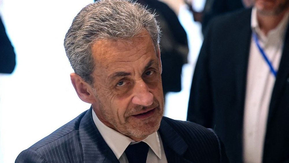 AUDIO • Enquêtes, épisode  : Nicolas Sarkozy a pu retirer son bracelet électronique trois mois après sa pose. Une série inédite proposée par franceinfo. Écoutez Les documents franceinfo, et découvrez ...