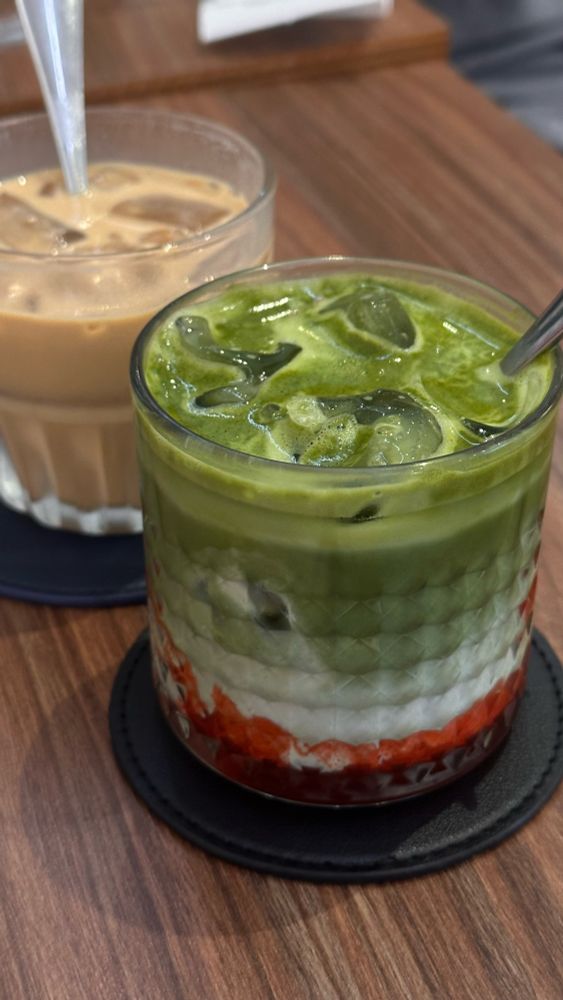 Strawberry matcha latter frm Underscored Cafe