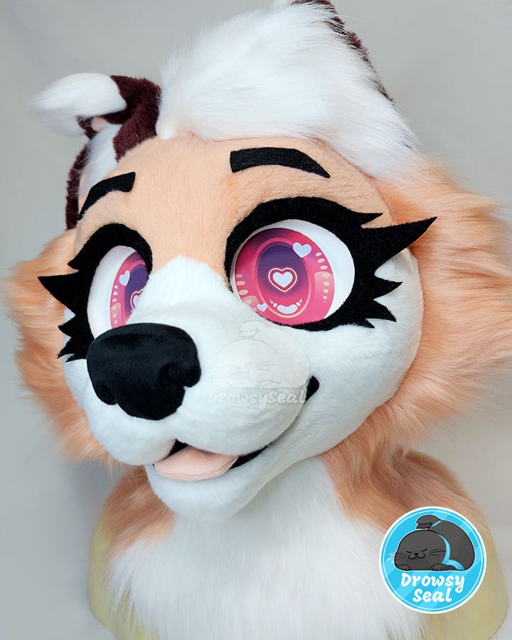 Canine fursuit head belonging to Avaloafe