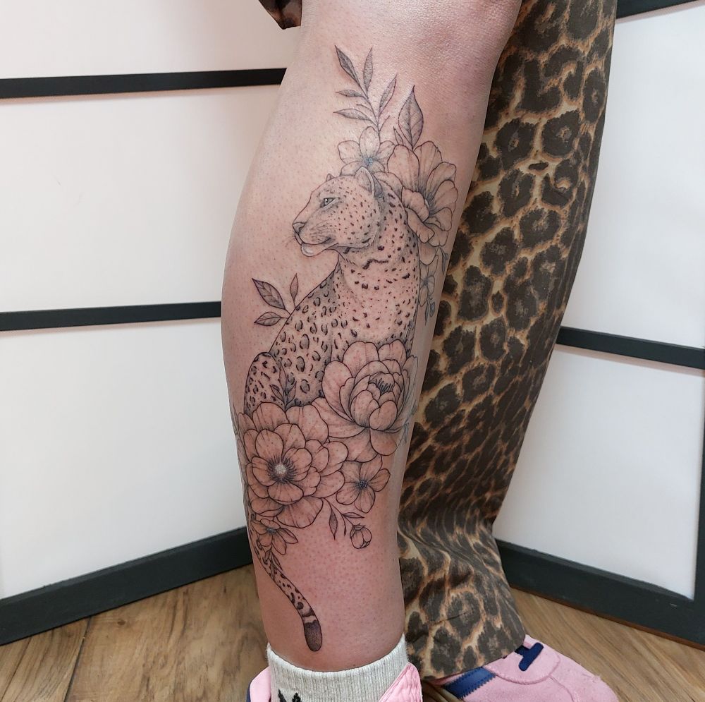 Leopard with flowers shin tattoo, by me <3
