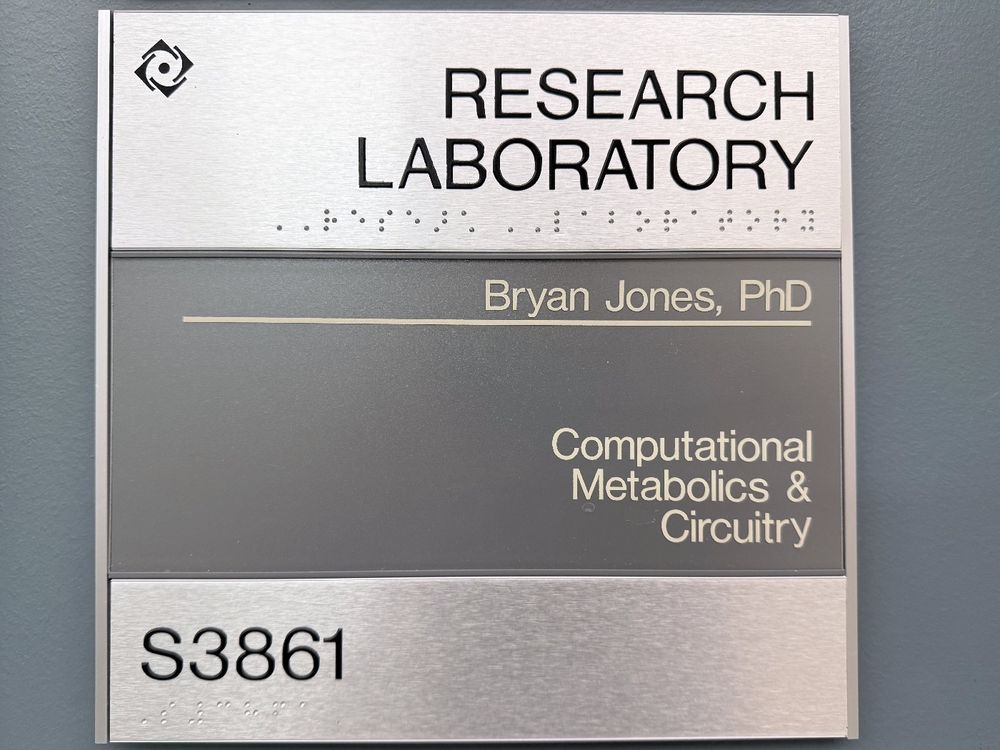 A sign that says Research Laboratory with that written in Braille underneath.
Bryan Jones, PhD
Computational Metabolics & Circuirty