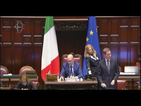 Le urla di Fornaro a Meloni: Si inginocchi davanti a uomini che scrissero il manifesto di Ventotene
