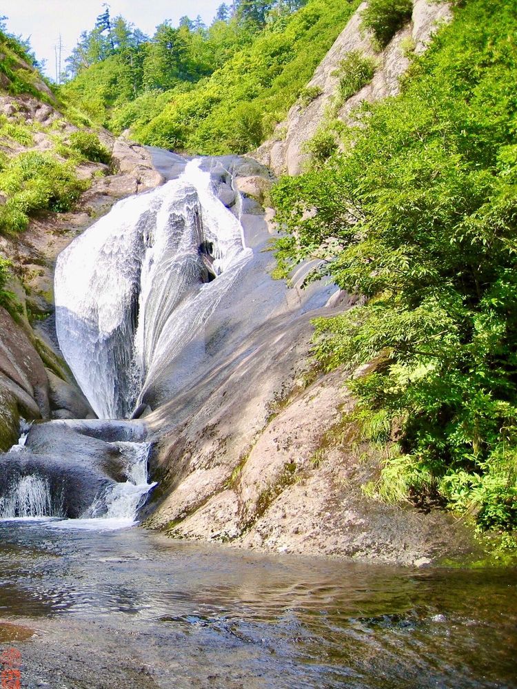 印象的滝だ
https://dl.ndl.go.jp/pid/12614249/1/91