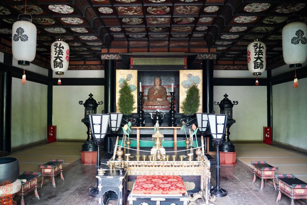大師堂内部