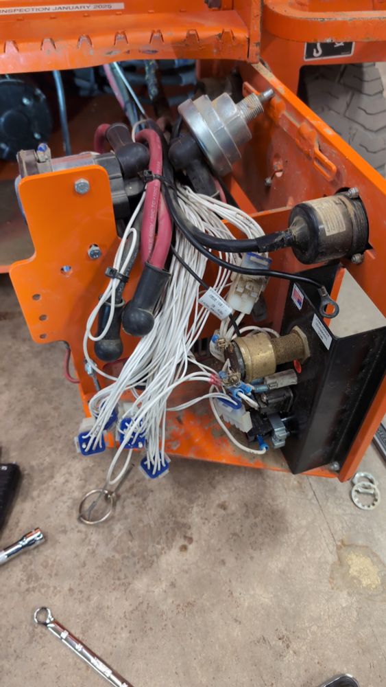 The control module housing for a Snorkel S3219E, pulled apart