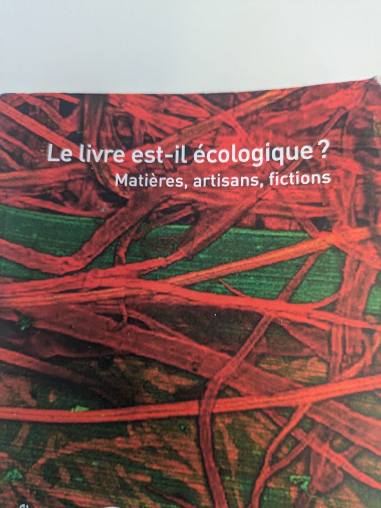 Couverture de l'ouvrage Le livre est-il écologique ?