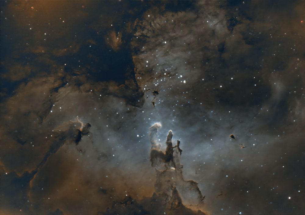 Der Adlernebel M16 in Bicolor