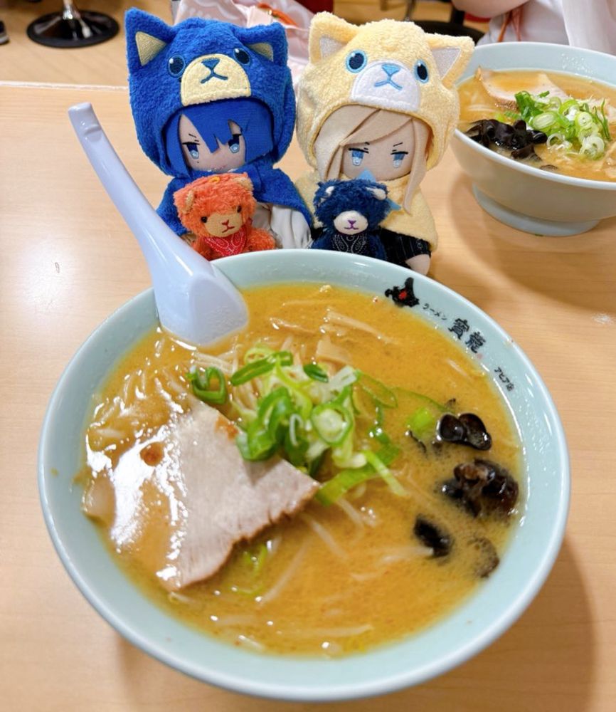「まさぬ、カぬがさっぽろにきてくれたよ！😸」
「これがみそラーメンのスタンダードです！🐱」