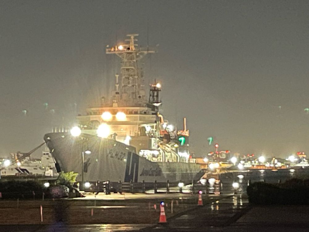 150メートル、排水量7,350トン

その辺の護衛艦並のサイズがある
なお現役のこんごう型イージス艦が161メートル7,250トン