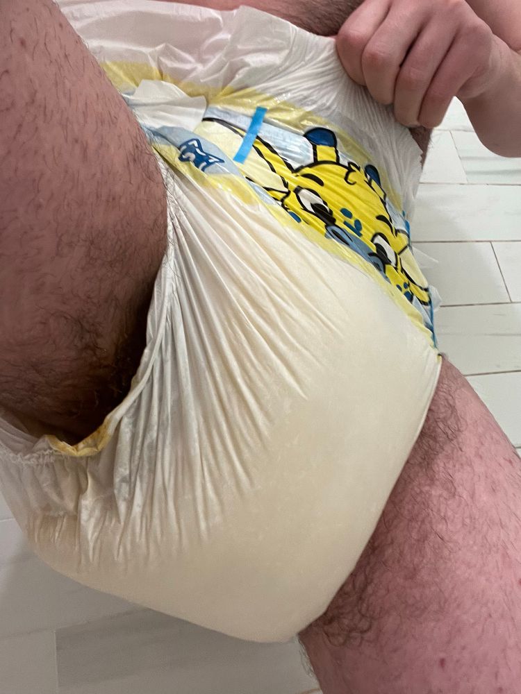 Picture of a messy giraffe PeekAbu