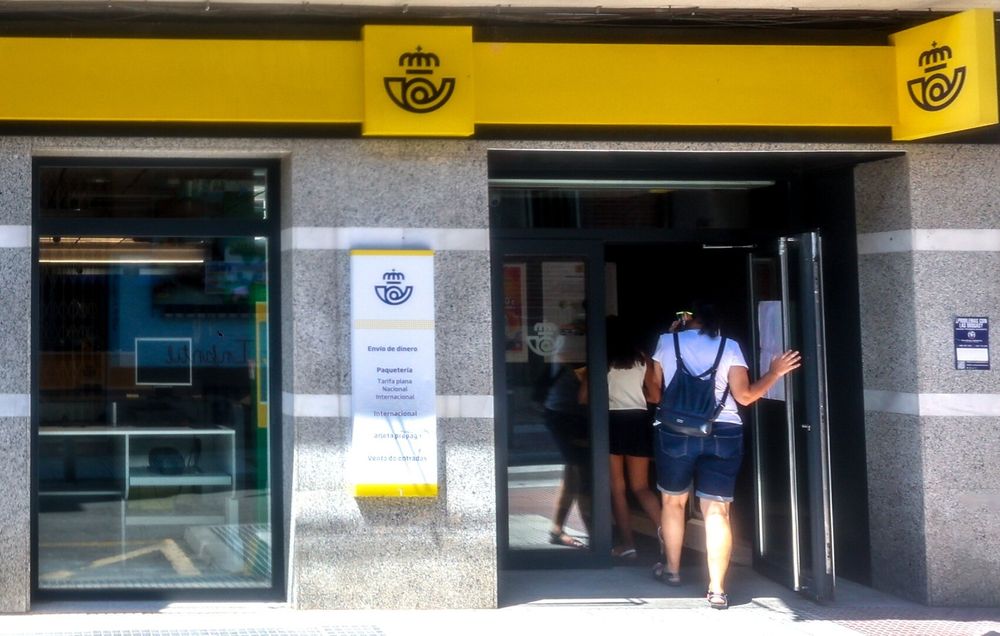 Ante la aparición de tasas sobre los productos de bajo coste, la empresa pública de paquetería ha decidido paralizar los envíos hasta tener resuelto el problema técnico