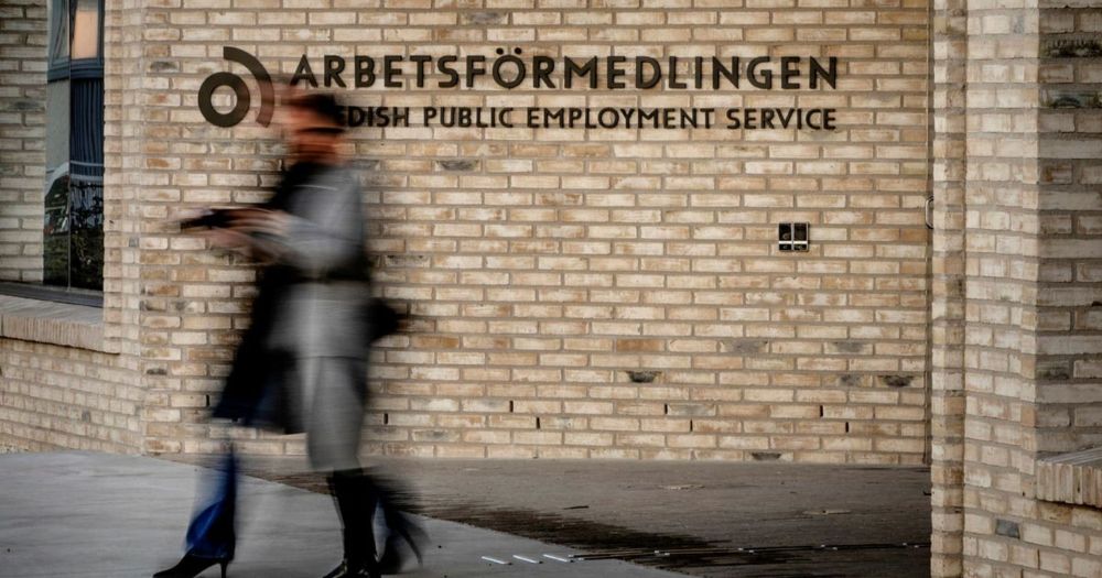 Nya a-kassan ska skynda på omställning – men arbetslösheten biter sig fast.