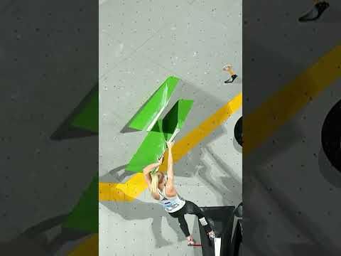 Janja Garnbret’s 🇸🇮 DOMINATES 😮