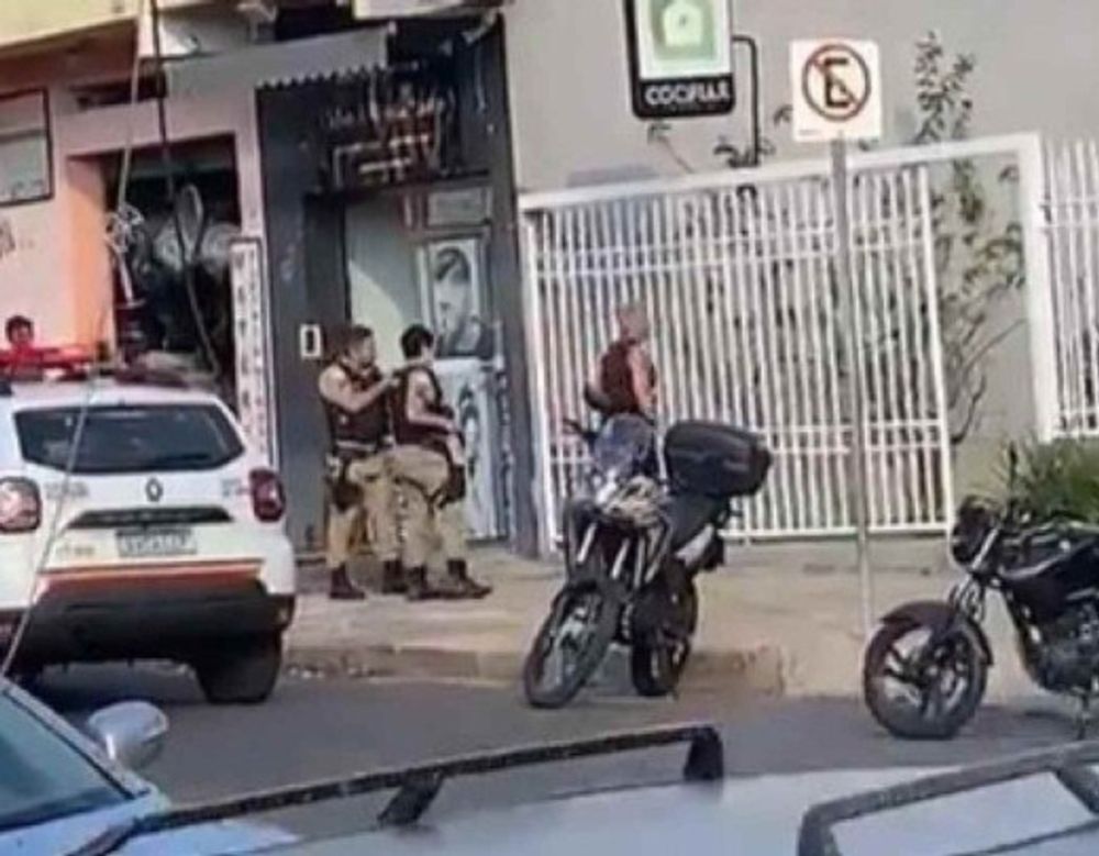 Policial civil aposentado agride PM e é baleado em BH; veja o vídeo