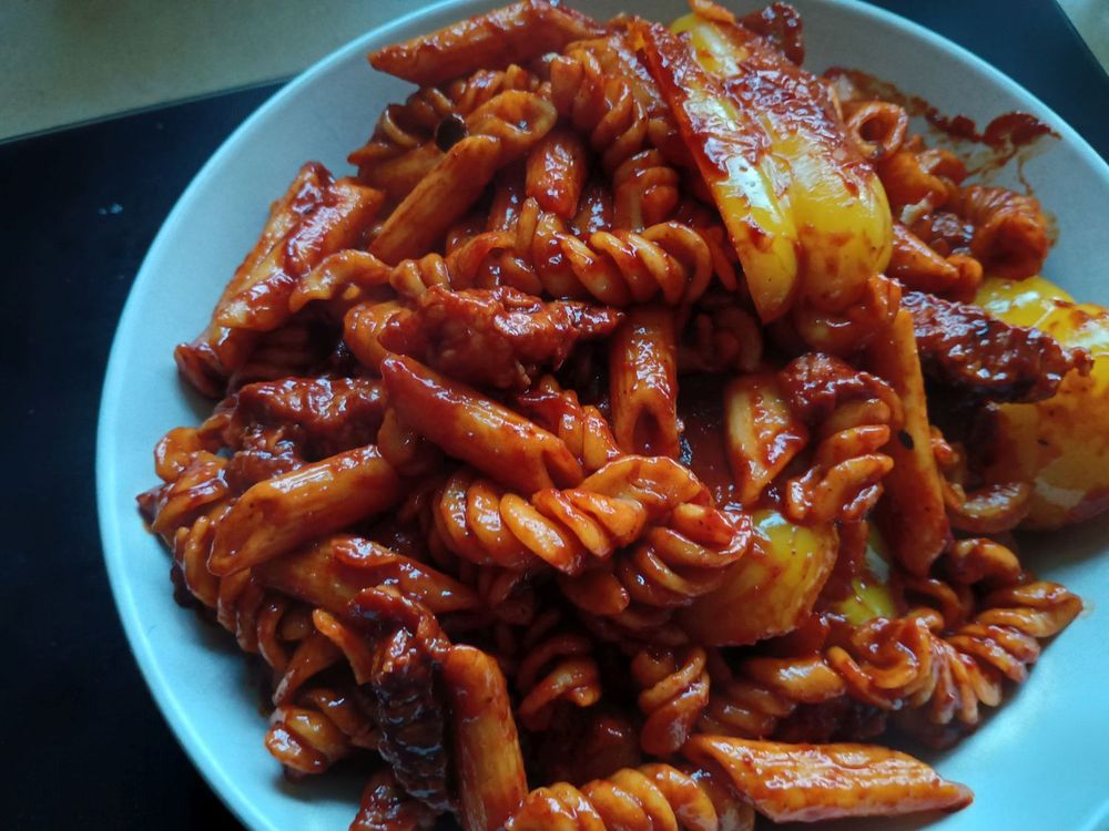 remove garlic and ginger if you've left 'em whole.
