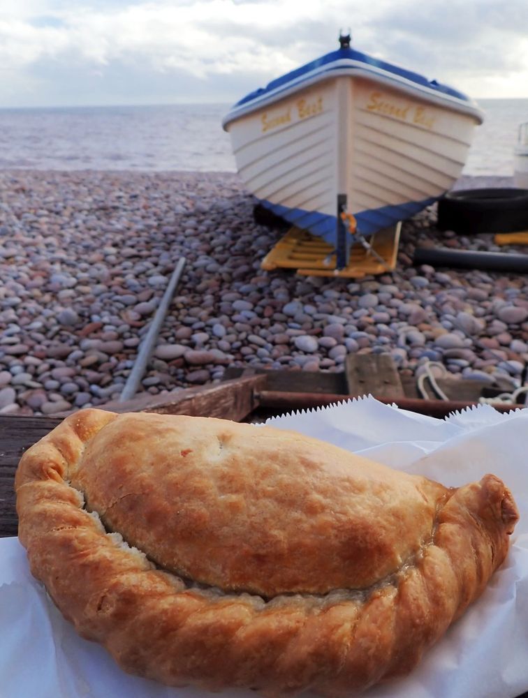 A very fine steak pasty, freshout of the oven - as good as any in Budleigh, £3.50 from Spar. Don't go too early (before noon-ish), as they won't have been cooked, or too late, as they might well have all been sold. 