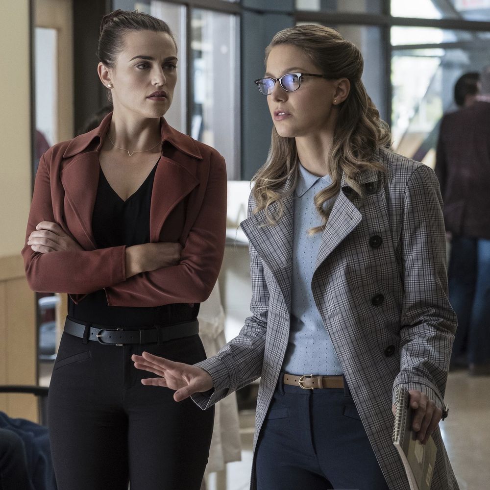 Katie McGrath as Lena Luthor and Melissa Benoist as Kara Danvers in Supergirl. 