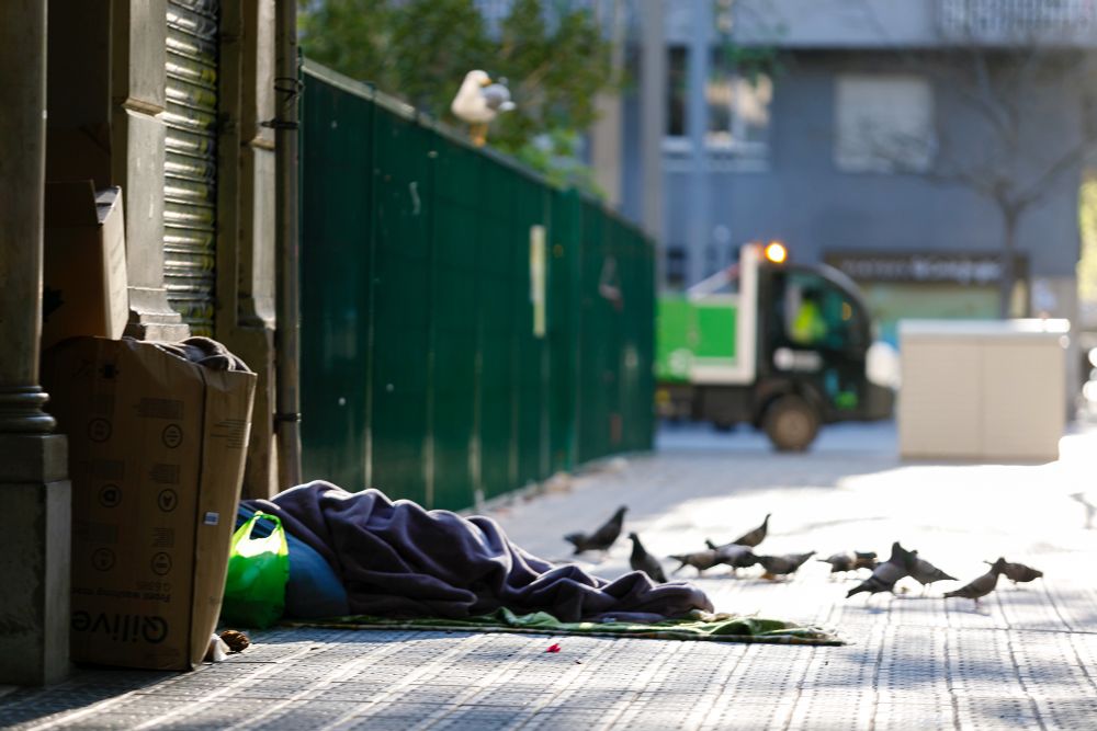 El Pla Endreça: sancions més dures i estrès per a les persones que viuen al carrer