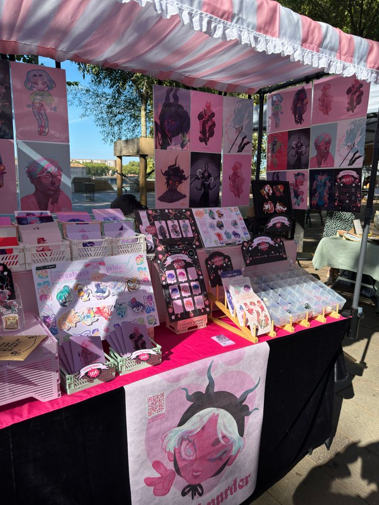 This is the other, rightmost side of my table 