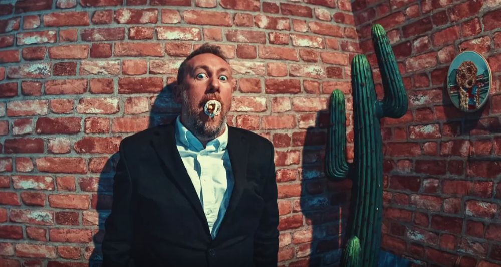 Screenshot from s19e9 of Taskmaster 