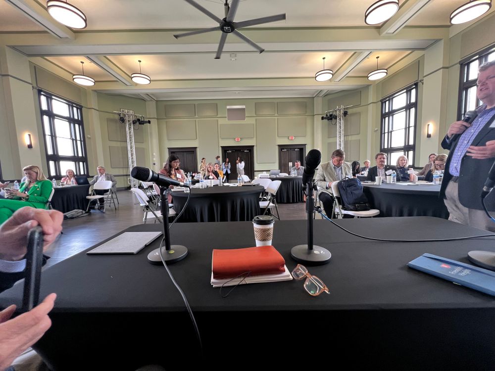 View of the room. 