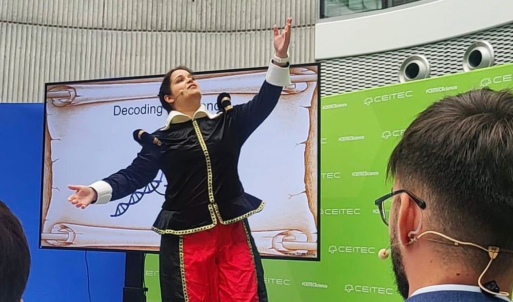 Mafalda performing on the stage of the EU-LIFE Science Vision Talk Contest 2025