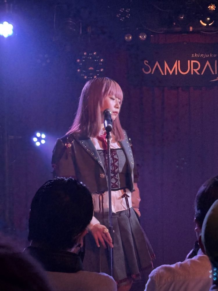 電影と少年CQ ルアンちゃんのステージ写真です。