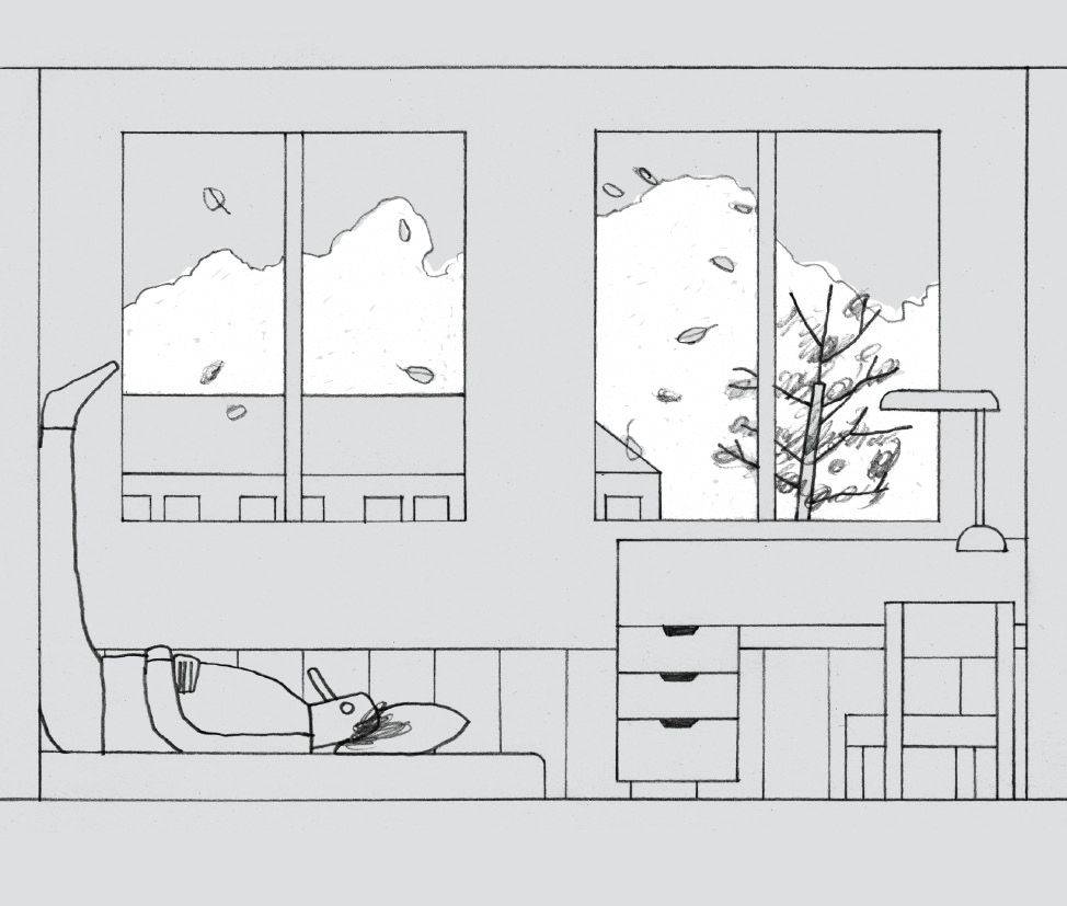 Bleistiftzeichnung eines Zimmers mit zwei Fenstern, darin links ein Bett und rechts ein Tisch mit Stuhl. Draussen sieht man ein Haus und einen Baum. Hinter dem Haus steigt eine große weiße Wolke auf, in der Luft wirbeln lose Blätter. 
Auf dem Bett liegt eine schlappe Person auf dem Rücken, die Arme über dem Bauch verschränkt, die Beine lehnen an der Wand. 