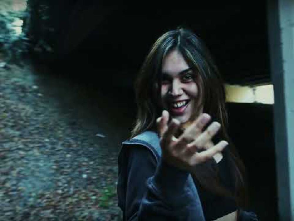 Ribbons "Come Close" (Official Music Video)
